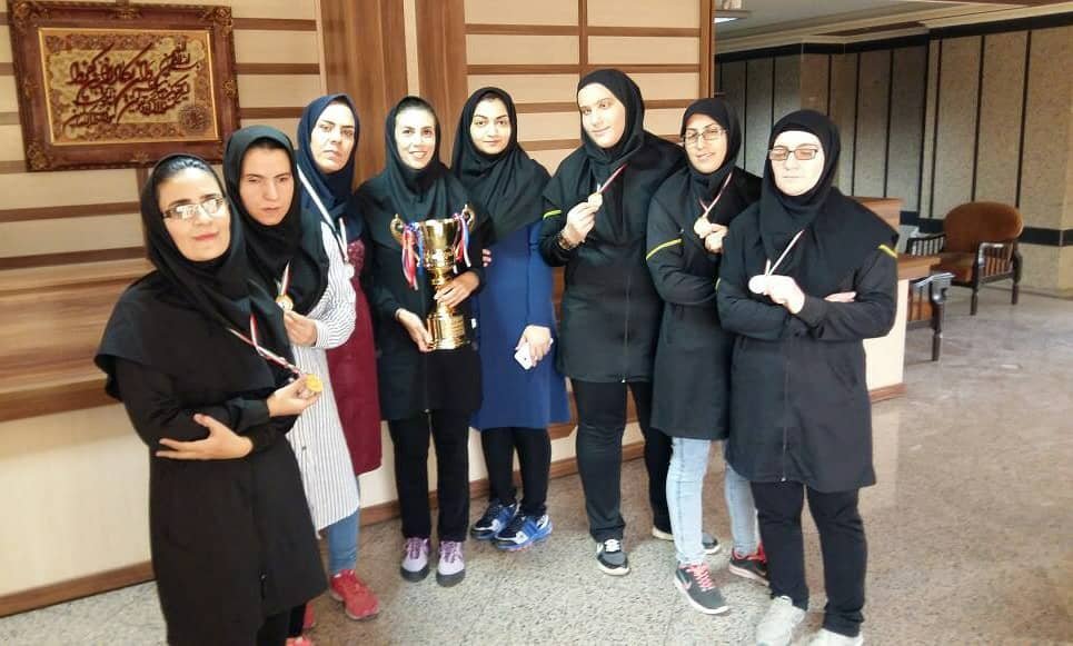مسابقات پاورلیفتینگ بانوان با قهرمانی تیم اصفهان