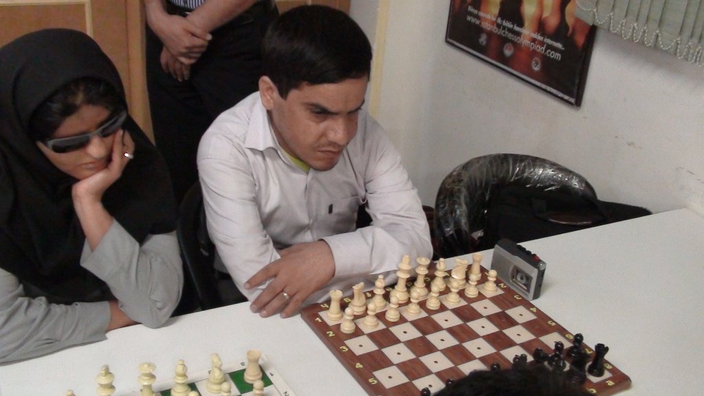 همراه با شطرنجبازان نابینا و کم بینای:امیدواری شطرنج باز نابینا برای دیدار با ورزیر ورزش و جوانان