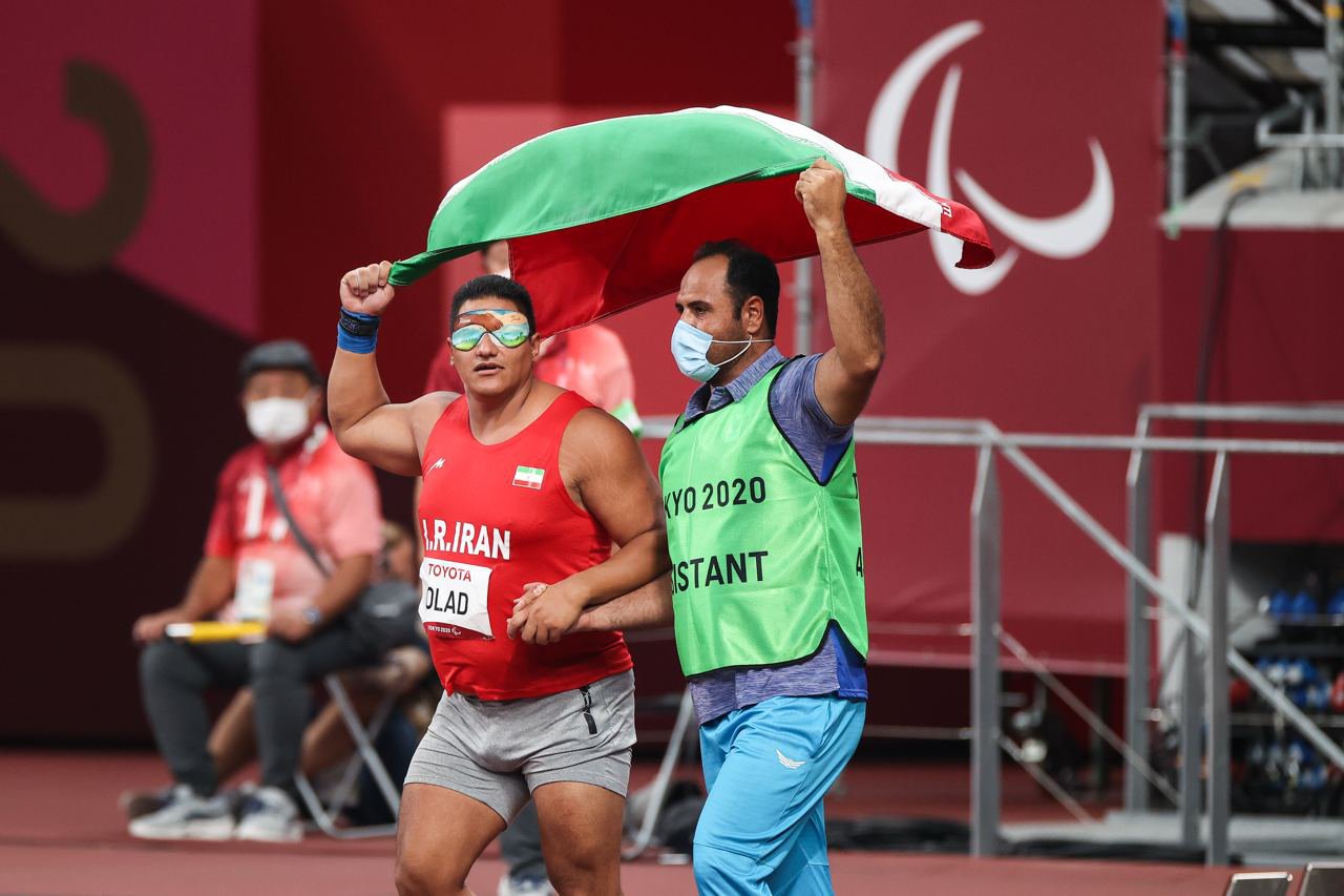 مهدی اولاد پنجمین‌نشان زرین کاروان سردار دلها را به ارمغان آورد.